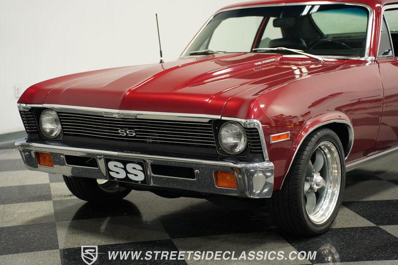 Chevrolet-Nova-1972-Maroon-Black-22