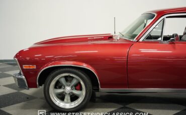 Chevrolet-Nova-1972-Maroon-Black-24