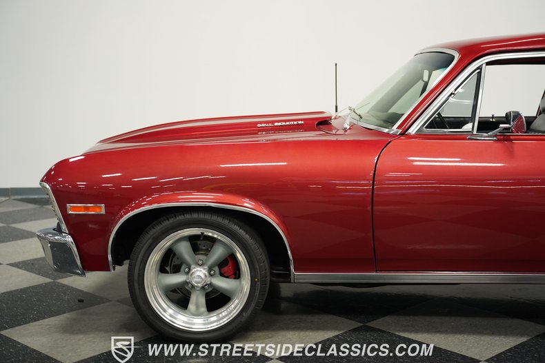 Chevrolet-Nova-1972-Maroon-Black-24
