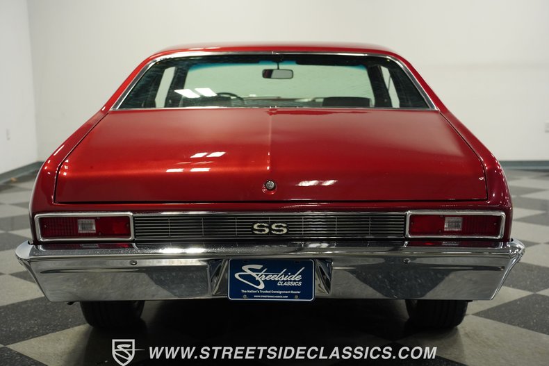Chevrolet-Nova-1972-Maroon-Black-26