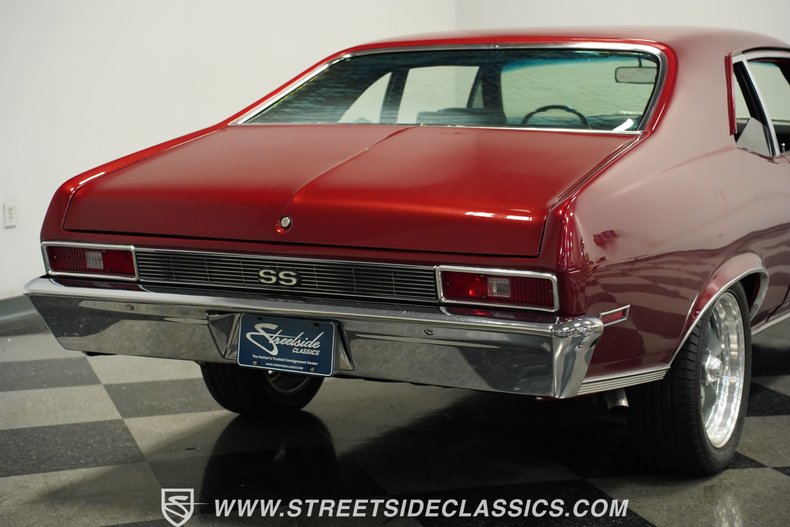 Chevrolet-Nova-1972-Maroon-Black-27