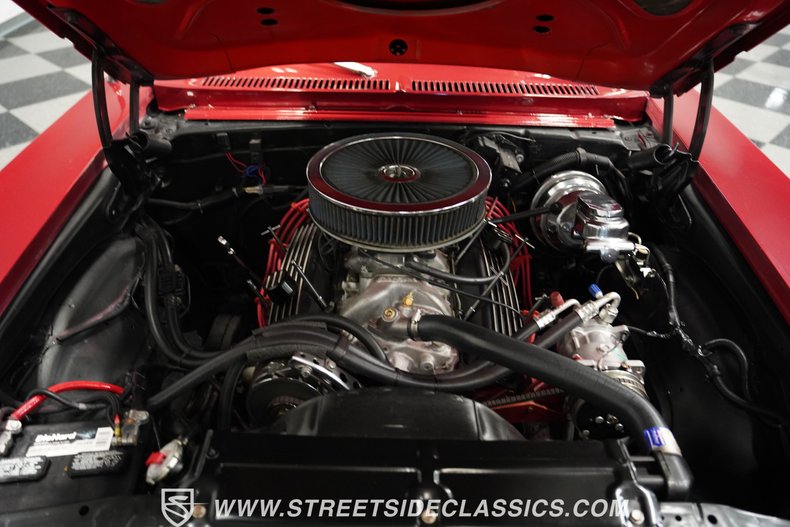 Chevrolet-Nova-1972-Maroon-Black-32