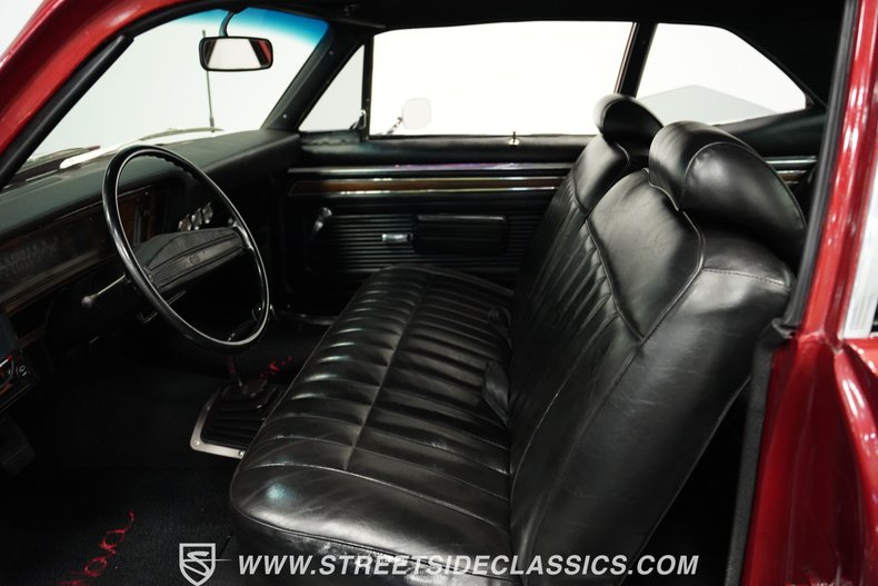 Chevrolet-Nova-1972-Maroon-Black-37