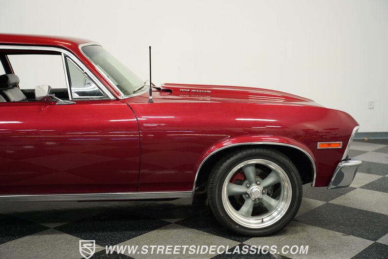 Chevrolet-Nova-1972-Maroon-Black-48