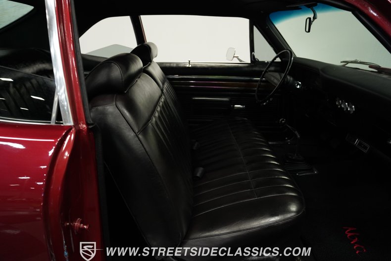 Chevrolet-Nova-1972-Maroon-Black-6