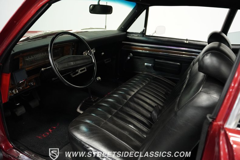 Chevrolet-Nova-1972-Maroon-Black-8
