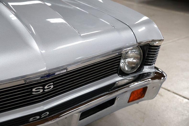 Chevrolet-Nova-1972-Silver-Metallic-Black-10