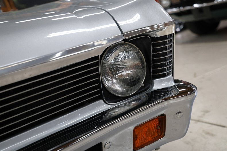 Chevrolet-Nova-1972-Silver-Metallic-Black-12