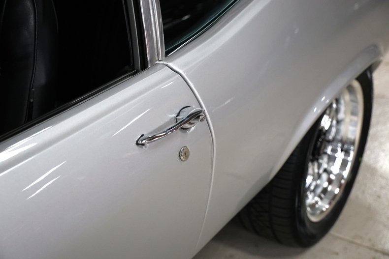 Chevrolet-Nova-1972-Silver-Metallic-Black-15