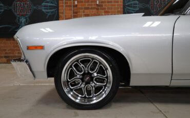 Chevrolet-Nova-1972-Silver-Metallic-Black-17