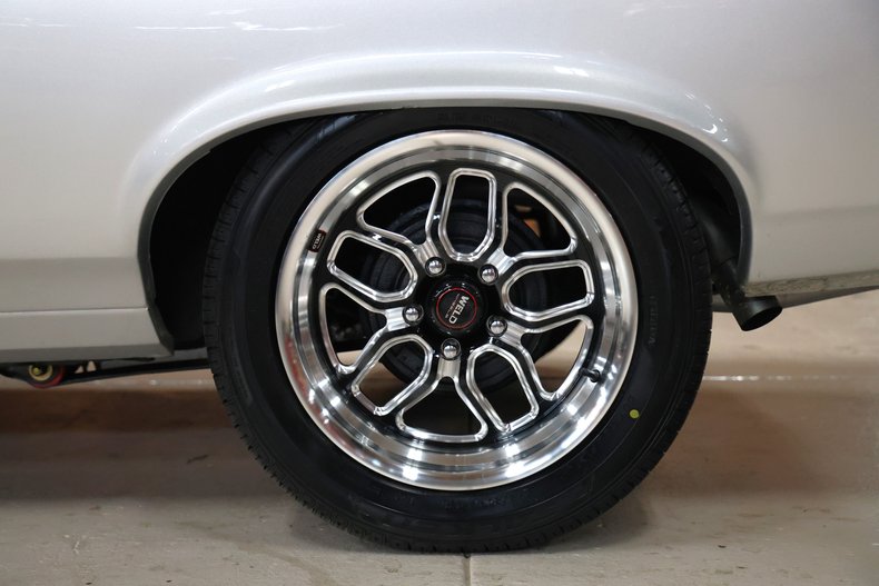 Chevrolet-Nova-1972-Silver-Metallic-Black-18