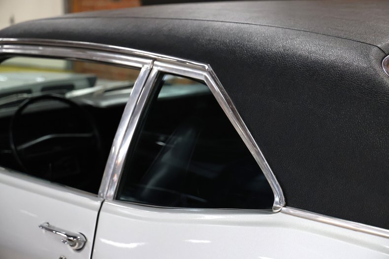 Chevrolet-Nova-1972-Silver-Metallic-Black-26