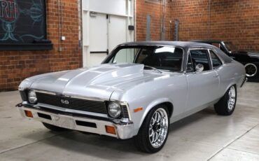 Chevrolet-Nova-1972-Silver-Metallic-Black-3