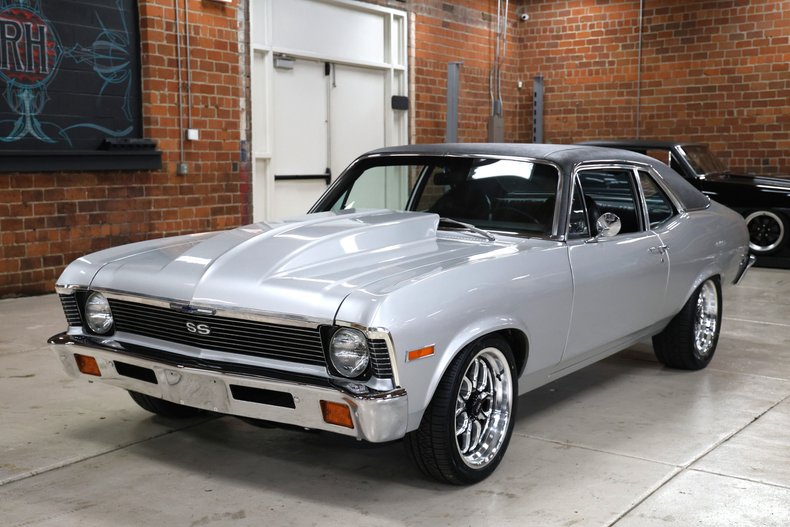 Chevrolet-Nova-1972-Silver-Metallic-Black-3