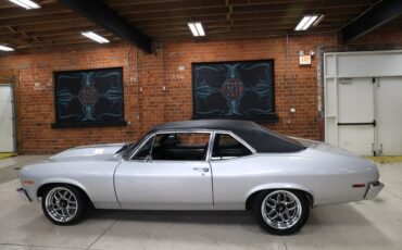 Chevrolet-Nova-1972-Silver-Metallic-Black-30
