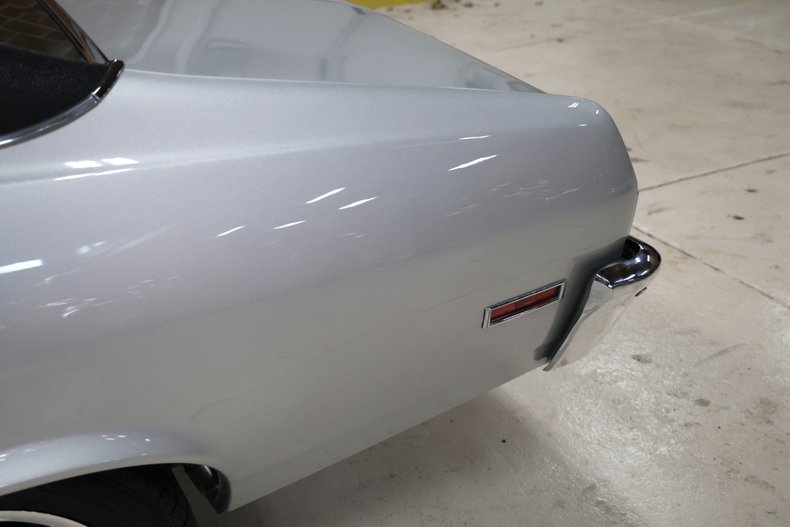 Chevrolet-Nova-1972-Silver-Metallic-Black-36