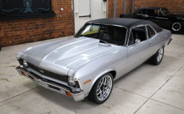 Chevrolet-Nova-1972-Silver-Metallic-Black