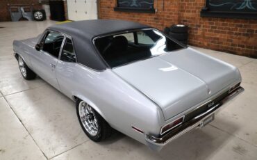 Chevrolet-Nova-1972-Silver-Metallic-Black-39