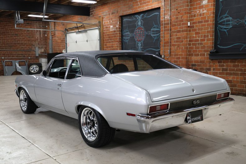 Chevrolet-Nova-1972-Silver-Metallic-Black-40