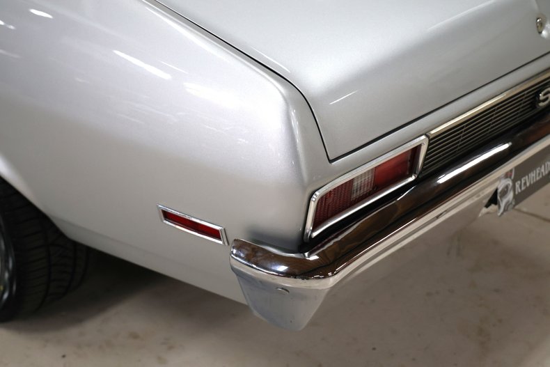 Chevrolet-Nova-1972-Silver-Metallic-Black-42