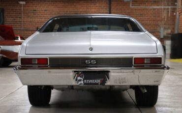 Chevrolet-Nova-1972-Silver-Metallic-Black-44