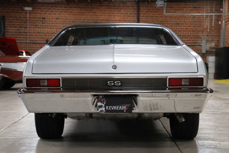 Chevrolet-Nova-1972-Silver-Metallic-Black-44
