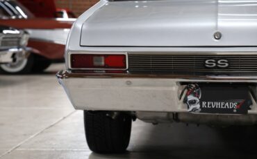 Chevrolet-Nova-1972-Silver-Metallic-Black-45