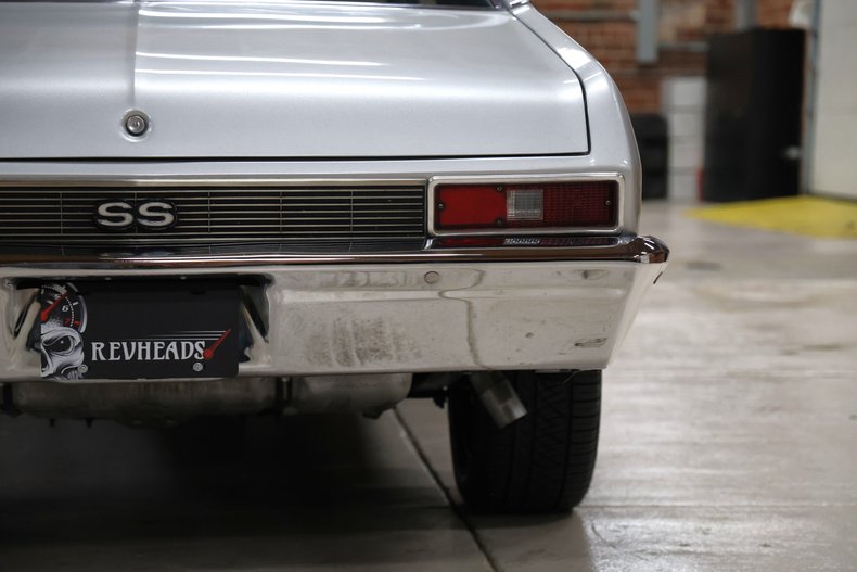 Chevrolet-Nova-1972-Silver-Metallic-Black-46