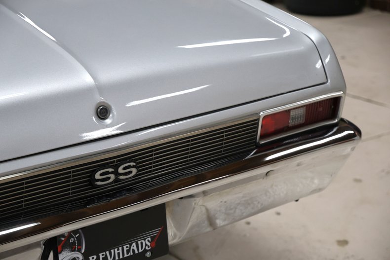 Chevrolet-Nova-1972-Silver-Metallic-Black-48