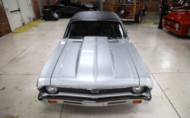 Chevrolet-Nova-1972-Silver-Metallic-Black-5