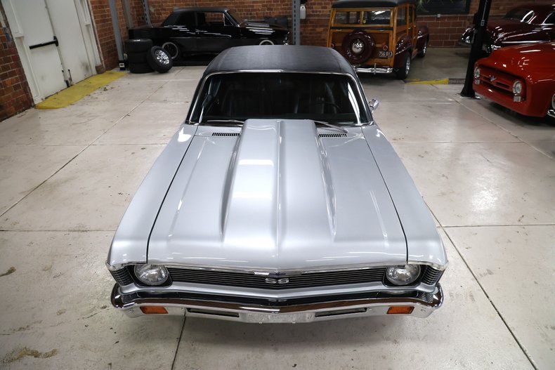 Chevrolet-Nova-1972-Silver-Metallic-Black-5