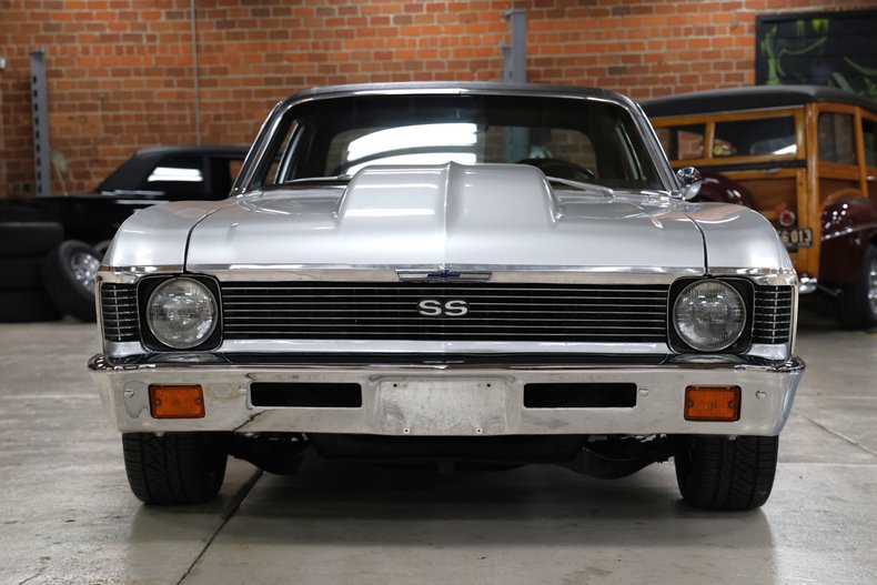 Chevrolet-Nova-1972-Silver-Metallic-Black-6