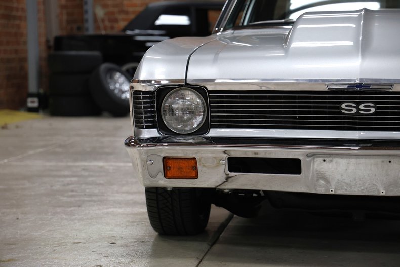 Chevrolet-Nova-1972-Silver-Metallic-Black-7