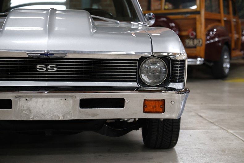 Chevrolet-Nova-1972-Silver-Metallic-Black-8