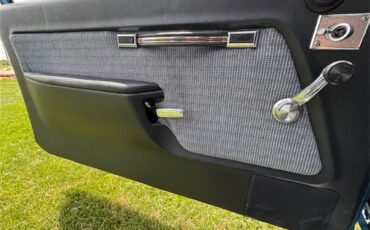 Chevrolet-Nova-1973-Medium-blue-metallic-Gray-and-black-3