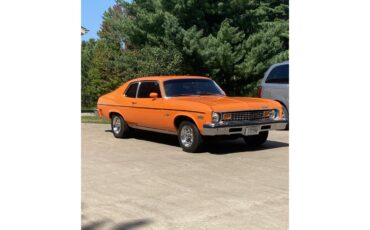 Chevrolet-Nova-1973-Orange-Black-8
