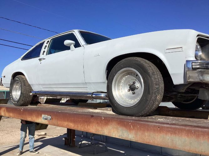 Chevrolet-Nova-1976-Gray-5