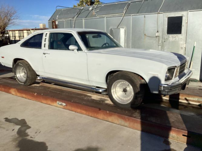 Chevrolet-Nova-1976-Gray