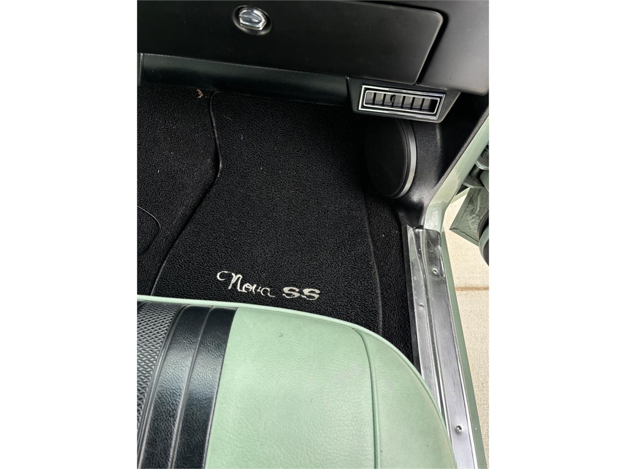 Chevrolet-Nova-ss-1969-Grecian-Green-Green-and-black-15
