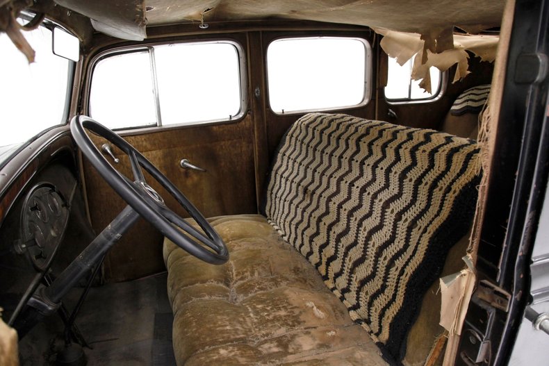 Chevrolet-Other-1933-Black-Brown-44