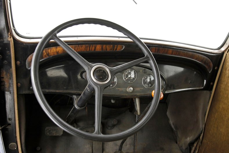 Chevrolet-Other-1933-Black-Brown-45