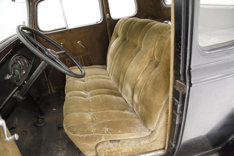 Chevrolet-Other-1933-Black-Tan-24