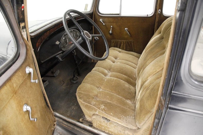 Chevrolet-Other-1933-Black-Tan-25