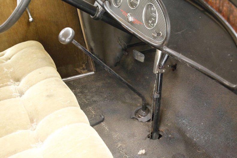 Chevrolet-Other-1933-Black-Tan-30