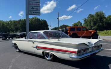 Chevrolet-Other-1960-White-Red-14