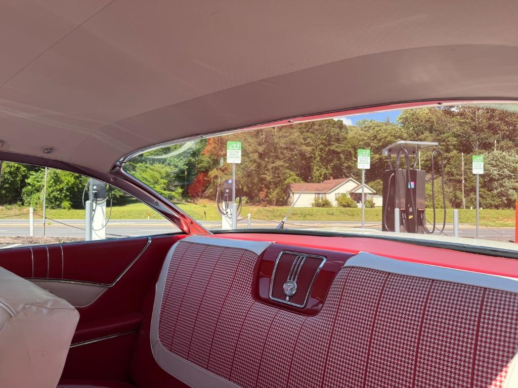 Chevrolet-Other-1960-White-Red-2