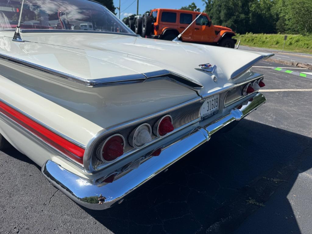 Chevrolet-Other-1960-White-Red-32