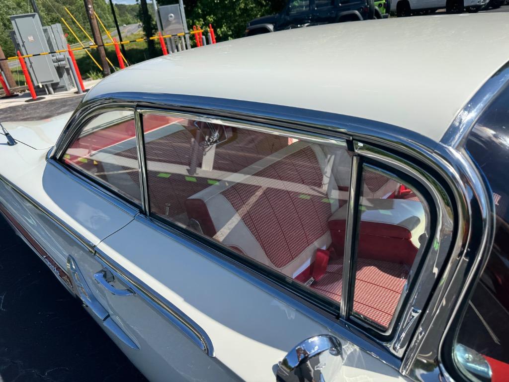 Chevrolet-Other-1960-White-Red-33