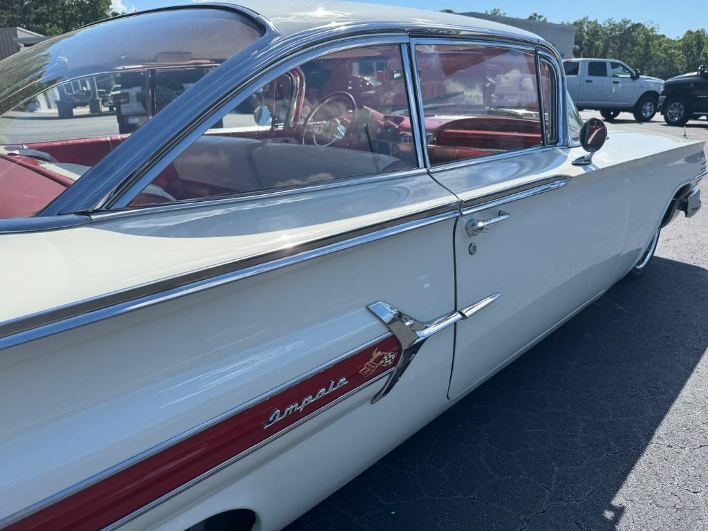 Chevrolet-Other-1960-White-Red-34