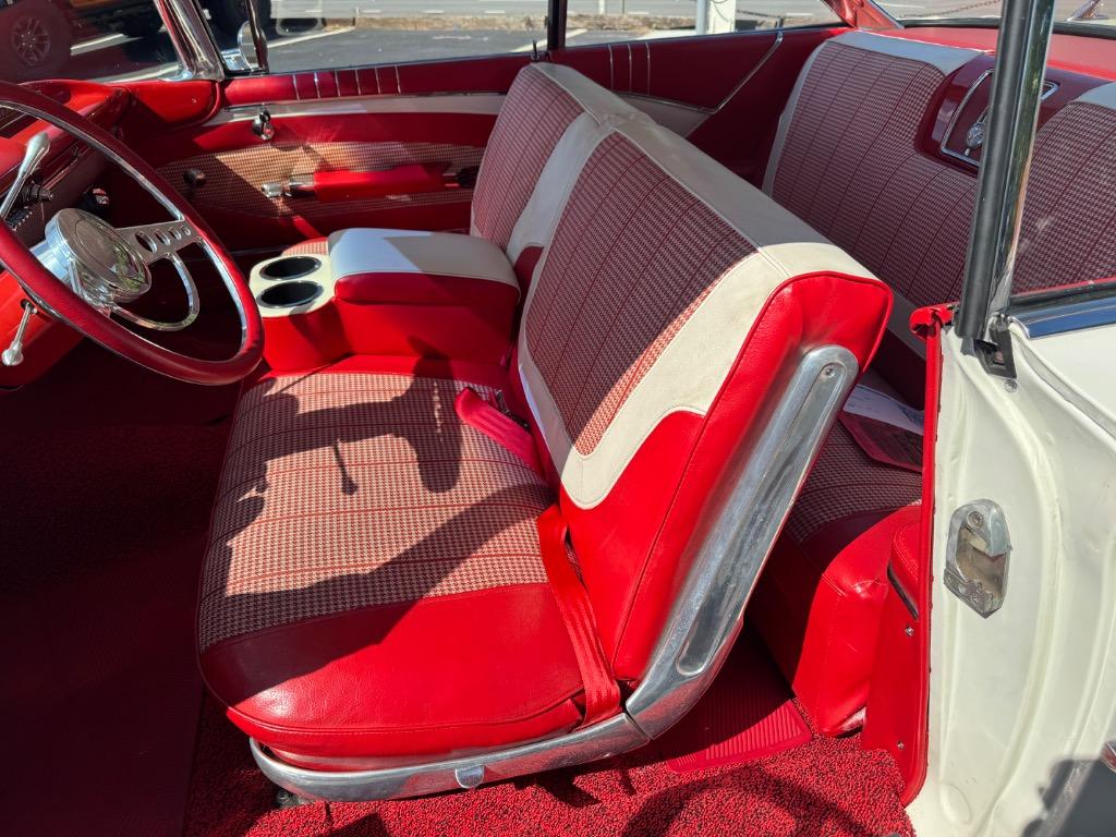 Chevrolet-Other-1960-White-Red-38